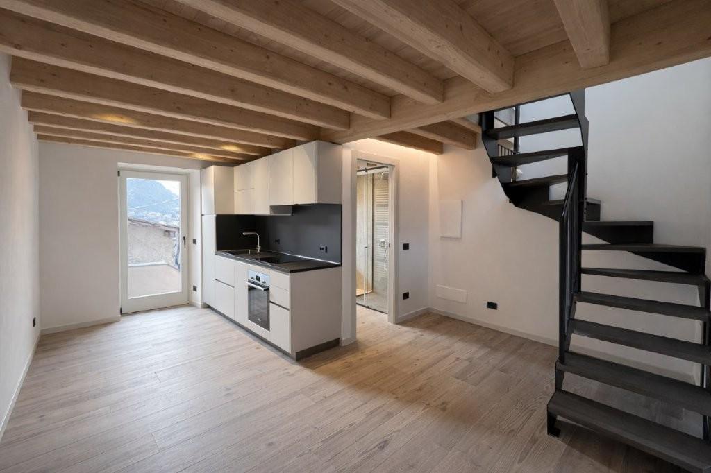 Moderne Wohnung auf 4 Etagen in Pregasio am Gardasee
